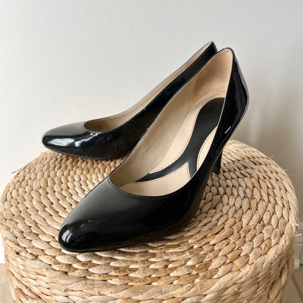 Naturalizer | Patent Almond Toe Pumps | Size 7W